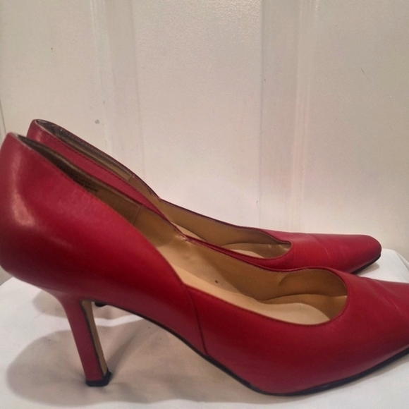 Karen Scott Red Leather Square Toe High Heels 3.5" Size 9.5 - Picture 4 of 9